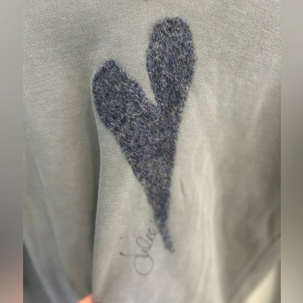 Unk Women's Gray Sweatshirt with Heart Design - Picture 2 of 8